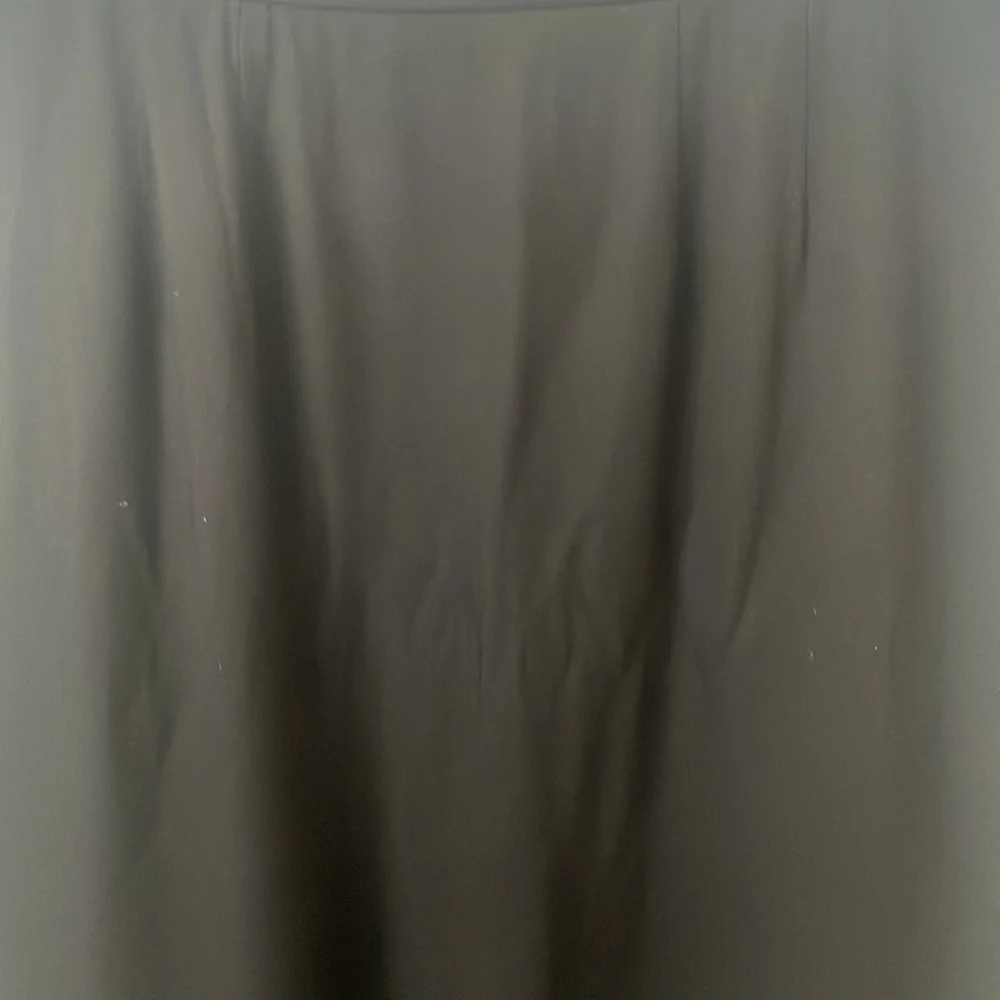 REQUIREMENTS SKIRT